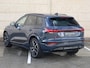 Audi Q6 e-tron S edition performance 100 kWh | Luchtvering | Bijrijderscherm | Elektr. verstelbare voorstoel + memory | 360° camera | Stoelverw. v+a | Stuurverwarming | Keyless | Dodehoekdetectie | Org. NL |