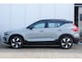 Volvo EX40 Single Motor Extended Range Ultra 82 kWh *Wordt verwacht* Panoramadak | 19 inch lichtmetalen velgen | Microtech/Nubuck bekleding | Elektrisch verstelbare voorstoelen | Stoel- & Stuurwielverwarming | Harman Kardon audio