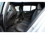 Volvo EX40 Single Motor Extended Range Ultra 82 kWh *Wordt verwacht* Panoramadak | 19 inch lichtmetalen velgen | Microtech/Nubuck bekleding | Elektrisch verstelbare voorstoelen | Stoel- & Stuurwielverwarming | Harman Kardon audio