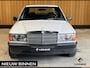 Mercedes-Benz 190-Serie 2.0 E Automaat. Airco. ABS. Airbag. Cruise-control. Elektrische ramen. Trekhaak. Oldtimer.