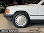 Mercedes-Benz 190-Serie 2.0 E Automaat. Airco. ABS. Airbag. Cruise-control. Elektrische ramen. Trekhaak. Oldtimer.