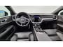 Volvo V60 2.0 T6 Recharge AWD R-Design Head Up - Stoelventilatie voor - Luxe lederen bekleding - Panorama Dak - 2000 KG Trekgewicht - Harman Kardon Sound Systeem - Camera achter -  Lighting Pack - Privacy glass - 19 Licht metaal - Elektrisch bedienbare voorstoelen met memory
