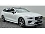 Volvo V60 2.0 T6 Recharge AWD R-Design Head Up - Stoelventilatie voor - Luxe lederen bekleding - Panorama Dak - 2000 KG Trekgewicht - Harman Kardon Sound Systeem - Camera achter -  Lighting Pack - Privacy glass - 19 Licht metaal - Elektrisch bedienbare voorstoelen met memory