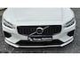 Volvo V60 2.0 T6 Recharge AWD R-Design Head Up - Stoelventilatie voor - Luxe lederen bekleding - Panorama Dak - 2000 KG Trekgewicht - Harman Kardon Sound Systeem - Camera achter -  Lighting Pack - Privacy glass - 19 Licht metaal - Elektrisch bedienbare voorstoelen met memory