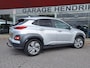 Hyundai Kona Electric EV Fashion 64 kWh | SOH: nnb | 3 fase | Warmtepomp | Trekhaak | Camera | Adaptive CC | Blindspot |