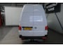 Volkswagen Transporter 2.0 TDI L2H2 30 - Airco, Cruise, PDC, Carplay, Inrichting, Trekhaak.