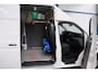 Volkswagen Transporter 2.0 TDI L2H2 30 - Airco, Cruise, PDC, Carplay, Inrichting, Trekhaak.