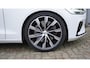 Volvo V60 2.0 T5 250pk R-Design Black Optik H&K Leder 20inch LM Navi LED Virtual Cockpit Stoel & Stuurwiel V.W. *Uitstraling*