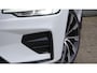 Volvo V60 2.0 T5 250pk R-Design Black Optik H&K Leder 20inch LM Navi LED Virtual Cockpit Stoel & Stuurwiel V.W. *Uitstraling*