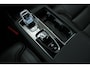 Volvo XC90 2.0 T8 Plug-in hybrid AWD Ultra Black Ed. Exec. | Verwarmde, Geventileerde en Masserende Voorstoelen | Luchtvering | Panoramadak Schuif-/Kantelfunctie | 360º Camera | Gelamineerd en Getint Glas Achter| Bowers & Wilkins premium audio | 22 inch velgen