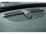 Volvo XC90 2.0 T8 Plug-in hybrid AWD Ultra Black Ed. Exec. | Verwarmde, Geventileerde en Masserende Voorstoelen | Luchtvering | Panoramadak Schuif-/Kantelfunctie | 360º Camera | Gelamineerd en Getint Glas Achter| Bowers & Wilkins premium audio | 22 inch velgen