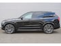Volvo XC90 2.0 T8 Plug-in hybrid AWD Ultra Black Ed. Exec. | Verwarmde, Geventileerde en Masserende Voorstoelen | Luchtvering | Panoramadak Schuif-/Kantelfunctie | 360º Camera | Gelamineerd en Getint Glas Achter| Bowers & Wilkins premium audio | 22 inch velgen
