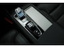 Volvo XC90 2.0 T8 Plug-in hybrid AWD Ultra Black Ed. Exec. | Verwarmde, Geventileerde en Masserende Voorstoelen | Luchtvering | Panoramadak Schuif-/Kantelfunctie | 360º Camera | Gelamineerd en Getint Glas Achter| Bowers & Wilkins premium audio | 22 inch velgen