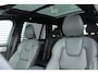 Volvo XC90 2.0 T8 Plug-in hybrid AWD Ultra Black Ed. Exec. | Verwarmde, Geventileerde en Masserende Voorstoelen | Luchtvering | Panoramadak Schuif-/Kantelfunctie | 360º Camera | Gelamineerd en Getint Glas Achter| Bowers & Wilkins premium audio | 22 inch velgen