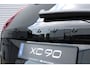 Volvo XC90 2.0 T8 Plug-in hybrid AWD Ultra Black Ed. Exec. | Verwarmde, Geventileerde en Masserende Voorstoelen | Luchtvering | Panoramadak Schuif-/Kantelfunctie | 360º Camera | Gelamineerd en Getint Glas Achter| Bowers & Wilkins premium audio | 22 inch velgen