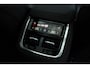 Volvo XC90 2.0 T8 Plug-in hybrid AWD Ultra Black Ed. Exec. | Verwarmde, Geventileerde en Masserende Voorstoelen | Luchtvering | Panoramadak Schuif-/Kantelfunctie | 360º Camera | Gelamineerd en Getint Glas Achter| Bowers & Wilkins premium audio | 22 inch velgen