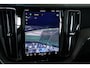 Volvo XC60 T6 Plug-in hybrid AWD Plus Black Edition | Panoramadak | 360° Parkeercamera | Parkeersensoren voor + achter | Harman Kardon Premium Audio | BLIS | Adaptive Cruise Control | Google Infotainment | Parkeerverwarming |