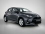 Toyota Yaris 1.5 Hybrid 115 Dynamic Comfort Pack | Dealeonderhouden | Stuur en stoelverwarming | PDC rondom | Onderweg-naar-dealer