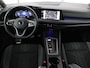 Volkswagen Golf 1.5 eTSI R-Line | Panoramadak | Stoelverwarming | Matrix LED | Keyless | Sfeerverlichting | Carplay | Adaptive cruise | Navigatie | Side Assist | Park Assist | Stuurverwarming | Sportstoelen