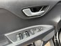 Kia Stonic 1.0 T-GDi 120PK Navi,Clima,CarPlay,Trekhaak,Camera,Isofix,Pdc,Stoel&StuurVerwarming,UsbAux,Dakrail,Bluetooth,HogeInstap