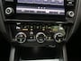 Skoda Octavia Combi 1.5 TSI 150pk DSG Greentech Business Edition Stoelverwarming Navigatie DAB+ App-Connect Trekhaak