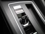 Volkswagen Golf 1.5 eTSI R-Line | IQ-LIGHT | PANORAMADAK | NAVIGATIE  | SFEERVERLICHTING | ADAPTIVE CRUISE CONTROL | PARKEERSENSOREN VOOR & ACHTER | GETINT GLAS |