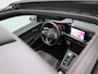 Volkswagen Golf 1.5 eTSI R-Line | IQ-LIGHT | PANORAMADAK | NAVIGATIE  | SFEERVERLICHTING | ADAPTIVE CRUISE CONTROL | PARKEERSENSOREN VOOR & ACHTER | GETINT GLAS |