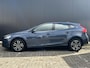 Volvo V40 2.0 T2 Momentum Navigatie / Parkeerverwarming / Stoelverw. / Park assist / High Performance Audio
