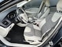 Volvo V40 2.0 T2 Momentum Navigatie / Parkeerverwarming / Stoelverw. / Park assist / High Performance Audio