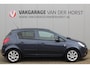 Opel Corsa 1.4-16V / 100pk '111 Edition'. Nette 5-drs. Opel Corsa voor nog jaren rijplezier, afkomstig van de 1e eigenaar ! Airco, cruise control, 5-drs, metallic lak, trekhaak, LM wielen etc.