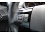 Opel Corsa 1.4-16V / 100pk '111 Edition'. Nette 5-drs. Opel Corsa voor nog jaren rijplezier, afkomstig van de 1e eigenaar ! Airco, cruise control, 5-drs, metallic lak, trekhaak, LM wielen etc.