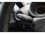 Opel Corsa 1.4-16V / 100pk '111 Edition'. Nette 5-drs. Opel Corsa voor nog jaren rijplezier, afkomstig van de 1e eigenaar ! Airco, cruise control, 5-drs, metallic lak, trekhaak, LM wielen etc.