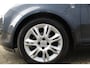 Opel Corsa 1.4-16V / 100pk '111 Edition'. Nette 5-drs. Opel Corsa voor nog jaren rijplezier, afkomstig van de 1e eigenaar ! Airco, cruise control, 5-drs, metallic lak, trekhaak, LM wielen etc.