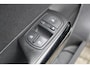 Opel Corsa 1.4-16V / 100pk '111 Edition'. Nette 5-drs. Opel Corsa voor nog jaren rijplezier, afkomstig van de 1e eigenaar ! Airco, cruise control, 5-drs, metallic lak, trekhaak, LM wielen etc.