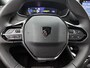 Peugeot e-2008 SUV EV Allure Avantage 54 kWh 156pk | Accu 97% | 406km WLTP Actieradius | Navigatie | Rondomzichtcamera | Climate Control | Adaptieve Cruise Control | Parkeersensoren v+a | Dodehoeksensor | Keyless | Draadloze Apple Carplay / Android Auto + telefoonlader | Digitaal instrumentenpaneel | Armsteun | Elektrisch inklapbare spiegels | DAB+ radio | Led koplampen | Donker getint glas | 17" lichtmetalen velgen |