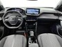 Peugeot e-2008 SUV EV Allure Avantage 54 kWh 156pk | Accu 97% | 406km WLTP Actieradius | Navigatie | Rondomzichtcamera | Climate Control | Adaptieve Cruise Control | Parkeersensoren v+a | Dodehoeksensor | Keyless | Draadloze Apple Carplay / Android Auto + telefoonlader | Digitaal instrumentenpaneel | Armsteun | Elektrisch inklapbare spiegels | DAB+ radio | Led koplampen | Donker getint glas | 17" lichtmetalen velgen |