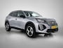 Peugeot e-2008 SUV EV Allure Avantage 54 kWh 156pk | 406km WLTP Actieradius | Navigatie | Rondomzichtcamera | Climate Control | Adaptieve Cruise Control | Parkeersensoren v+a | Dodehoeksensor | Draadloze Apple Carplay / Android Auto | Digitaal instrumentenpaneel | Armsteun | Elektrisch inklapbare spiegels | DAB+ radio | Led koplampen | Donker getint glas | 17" lichtmetalen velgen |