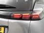 Peugeot e-2008 SUV EV Allure Avantage 54 kWh 156pk | 406km WLTP Actieradius | Navigatie | Rondomzichtcamera | Climate Control | Adaptieve Cruise Control | Parkeersensoren v+a | Dodehoeksensor | Draadloze Apple Carplay / Android Auto | Digitaal instrumentenpaneel | Armsteun | Elektrisch inklapbare spiegels | DAB+ radio | Led koplampen | Donker getint glas | 17" lichtmetalen velgen |