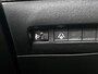 Peugeot e-2008 SUV EV Allure Avantage 54 kWh 156pk | Accu 97% | 406km WLTP Actieradius | Navigatie | Rondomzichtcamera | Climate Control | Adaptieve Cruise Control | Parkeersensoren v+a | Dodehoeksensor | Keyless | Draadloze Apple Carplay / Android Auto + telefoonlader | Digitaal instrumentenpaneel | Armsteun | Elektrisch inklapbare spiegels | DAB+ radio | Led koplampen | Donker getint glas | 17" lichtmetalen velgen |