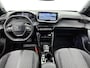 Peugeot e-2008 SUV EV Allure Avantage 54 kWh 156pk | 406km WLTP Actieradius | Navigatie | Rondomzichtcamera | Climate Control | Adaptieve Cruise Control | Parkeersensoren v+a | Dodehoeksensor | Draadloze Apple Carplay / Android Auto | Digitaal instrumentenpaneel | Armsteun | Elektrisch inklapbare spiegels | DAB+ radio | Led koplampen | Donker getint glas | 17" lichtmetalen velgen |