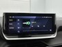 Peugeot e-2008 SUV EV Allure Avantage 54 kWh 156pk | Accu 97% | 406km WLTP Actieradius | Navigatie | Rondomzichtcamera | Climate Control | Adaptieve Cruise Control | Parkeersensoren v+a | Dodehoeksensor | Keyless | Draadloze Apple Carplay / Android Auto + telefoonlader | Digitaal instrumentenpaneel | Armsteun | Elektrisch inklapbare spiegels | DAB+ radio | Led koplampen | Donker getint glas | 17" lichtmetalen velgen |
