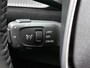 Peugeot e-2008 SUV EV Allure Avantage 54 kWh 156pk | Accu 97% | 406km WLTP Actieradius | Navigatie | Rondomzichtcamera | Climate Control | Adaptieve Cruise Control | Parkeersensoren v+a | Dodehoeksensor | Keyless | Draadloze Apple Carplay / Android Auto + telefoonlader | Digitaal instrumentenpaneel | Armsteun | Elektrisch inklapbare spiegels | DAB+ radio | Led koplampen | Donker getint glas | 17" lichtmetalen velgen |