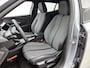Peugeot e-2008 SUV EV Allure Avantage 54 kWh 156pk | 406km WLTP Actieradius | Navigatie | Rondomzichtcamera | Climate Control | Adaptieve Cruise Control | Parkeersensoren v+a | Dodehoeksensor | Draadloze Apple Carplay / Android Auto | Digitaal instrumentenpaneel | Armsteun | Elektrisch inklapbare spiegels | DAB+ radio | Led koplampen | Donker getint glas | 17" lichtmetalen velgen |