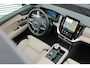 Volvo XC90 2.0 T8 Plug-in hybrid AWD Ultra Bright | Demo Deal | Lichtmetalen Velgen 21" | Nordico Microtech Cardamom | Harman/Krdon Geluidsinstalatie| Elektrisch Glazen Panorama-Dak | Elektrisch Verstelb. Bestuurdersstoel Met Geheugen | Stoelen Voor/Achter + Stuurwiel Verwaremd | Head-Up Display | Google Navigatiesysteem | 360 Graden Camera |