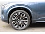 Volvo XC90 2.0 T8 Plug-in hybrid AWD Ultra Bright | Demo Deal | Lichtmetalen Velgen 21" | Nordico Microtech Cardamom | Harman/Krdon Geluidsinstalatie| Elektrisch Glazen Panorama-Dak | Elektrisch Verstelb. Bestuurdersstoel Met Geheugen | Stoelen Voor/Achter + Stuurwiel Verwaremd | Head-Up Display | Google Navigatiesysteem | 360 Graden Camera |