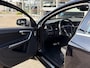 Volvo V60 1.5 T3 R-Design / Automaat / NL-Auto / Distributie-Nieuw / Stoelverwarming / Cruise-Control / Standkachel / Climate-Control / Trekhaak / Radio-Bluetooth / Navi / PDC-Achter / 18'' LMV / ENZ.