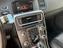 Volvo V60 1.5 T3 R-Design / Automaat / NL-Auto / Distributie-Nieuw / Stoelverwarming / Cruise-Control / Standkachel / Climate-Control / Trekhaak / Radio-Bluetooth / Navi / PDC-Achter / 18'' LMV / ENZ.