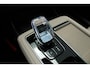 Volvo XC90 T8 Plug-in hybrid AWD Ultra Dark | Panoramadak | Luchtvering | Premium audio by  Bowers & Wilkins | Verwarmbare en ventileerbare voorstoelen | Verwarmbaar stuurwiel | Verwarmbare achterbank | Rondom zichtcamera | 21 inch Lichtmetalen velgen