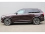 Volvo XC90 T8 Plug-in hybrid AWD Ultra Dark | Panoramadak | Luchtvering | Premium audio by  Bowers & Wilkins | Verwarmbare en ventileerbare voorstoelen | Verwarmbaar stuurwiel | Verwarmbare achterbank | Rondom zichtcamera | 21 inch Lichtmetalen velgen