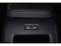 Volvo XC60 T6 Recharge AWD Plus Dark - Panorama/schuifdak - IntelliSafe Assist & Surround - 360º Camera - Verwarmde voorstoelen, stuur & achterbank - Parkeersensoren voor & achter - Elektr. bedienb. voorstoelen met geheugen - Draadloze tel. lader - Inklapbare trekhaak - 19' LMV